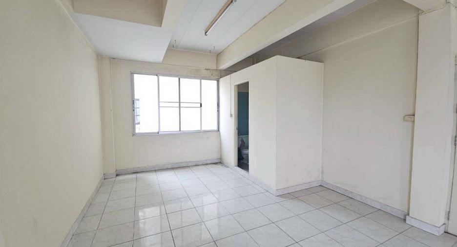 Local comercial en venta de 7 habitaciones en Bang Khae, Bangkok