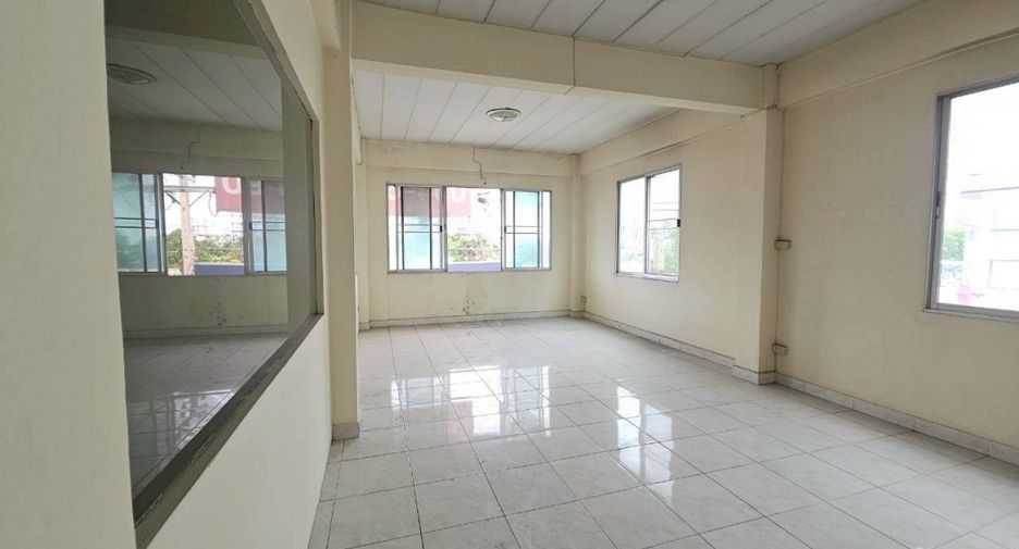 Local comercial en venta de 7 habitaciones en Bang Khae, Bangkok