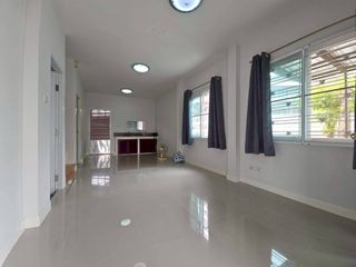 Casa adosada en venta de 4 habitaciones en Bang Bua Thong, Nonthaburi