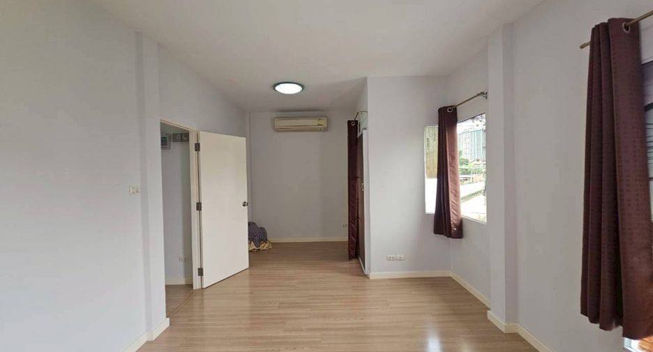 For sale 4 bedrooms townhouse in Bang Bua Thong, Nonthaburi