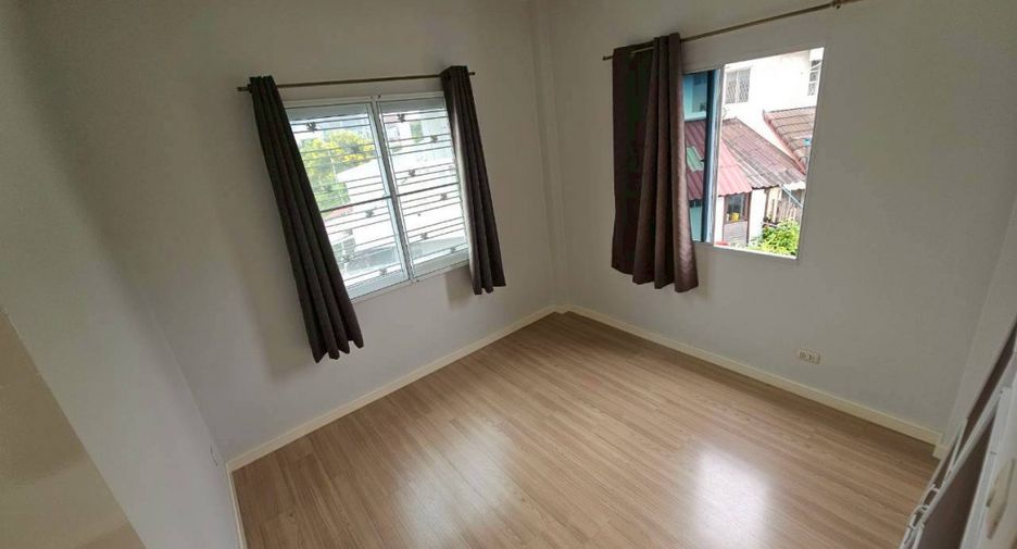 For sale 4 bedrooms townhouse in Bang Bua Thong, Nonthaburi