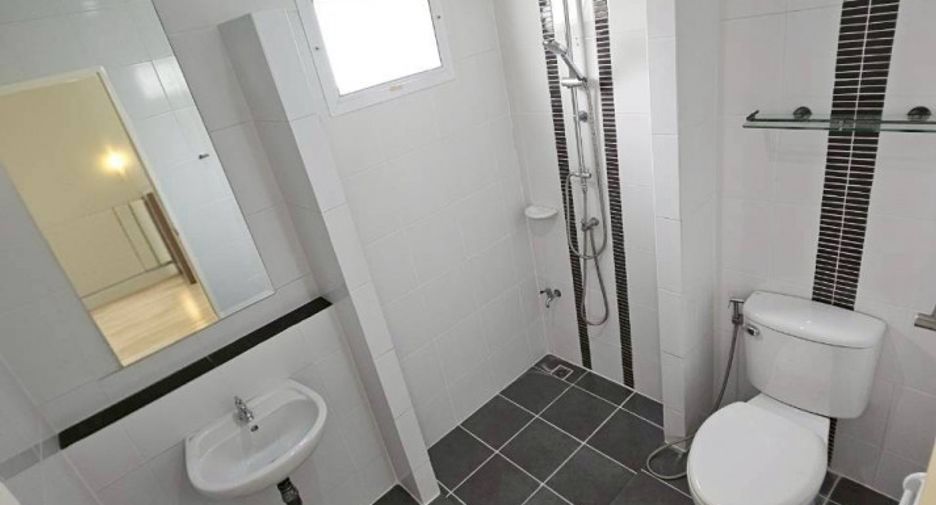For sale 4 bedrooms townhouse in Bang Bua Thong, Nonthaburi