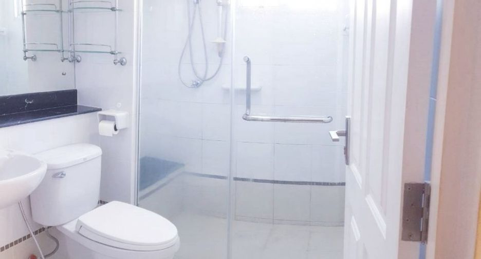 Casa en venta de 4 habitaciones en Bang Kruai, Nonthaburi