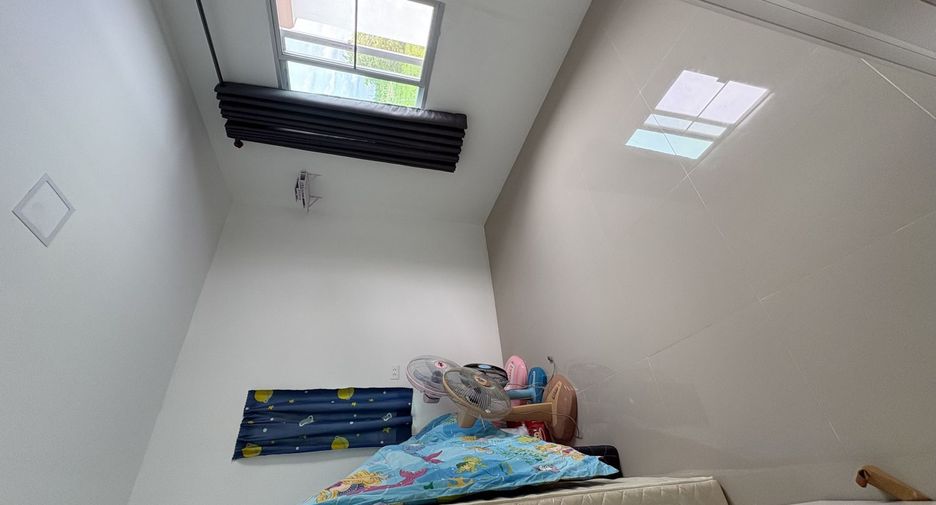 Reihenhaus zum Kauf mit 3 Zimmer in Lam Luk Ka, Pathum Thani