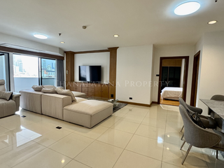 For sale 3 bedrooms condo in Watthana, Bangkok
