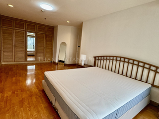 For sale 3 bedrooms condo in Watthana, Bangkok