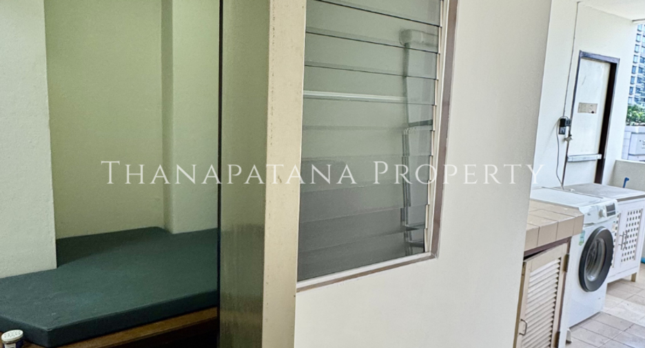For sale 3 bedrooms condo in Watthana, Bangkok