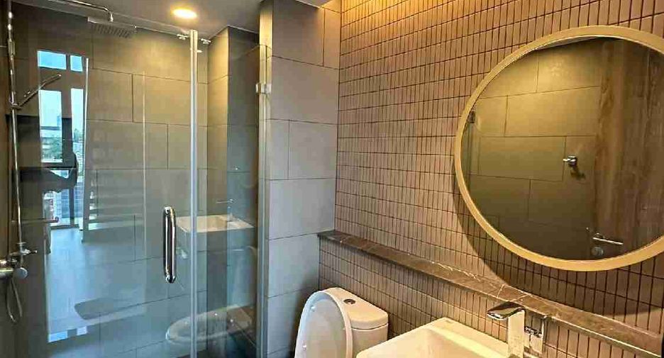 Wohnung zur Miete mit 1 Zimmer in Pathum Wan, Bangkok