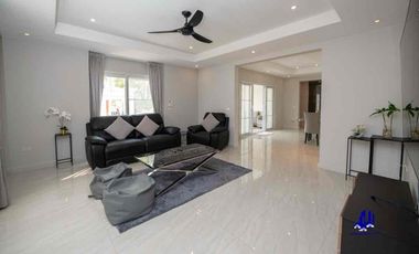 For sale 3 bedrooms villa in Bang Lamung, Chonburi