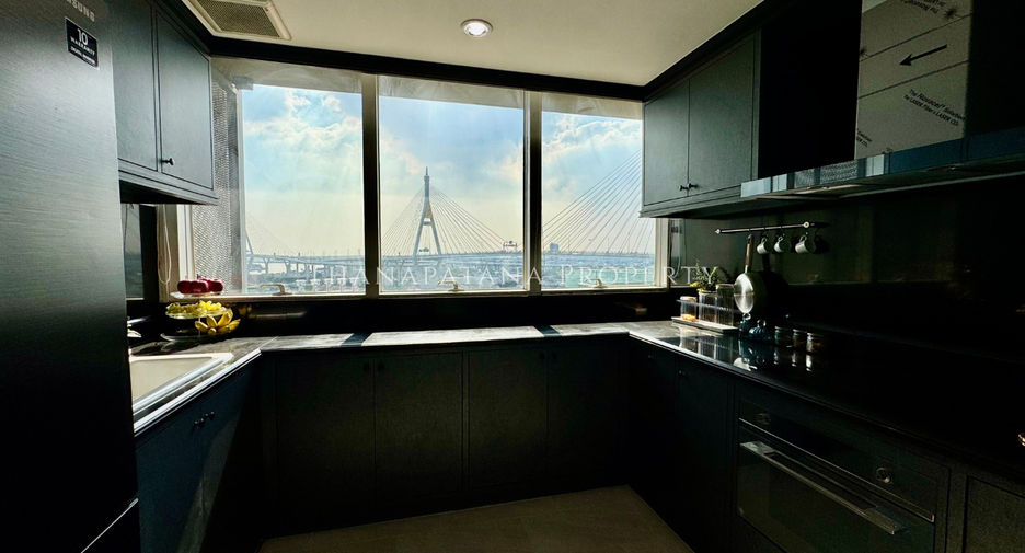À vendre 2 chambres condo à Yan Nawa, Bangkok