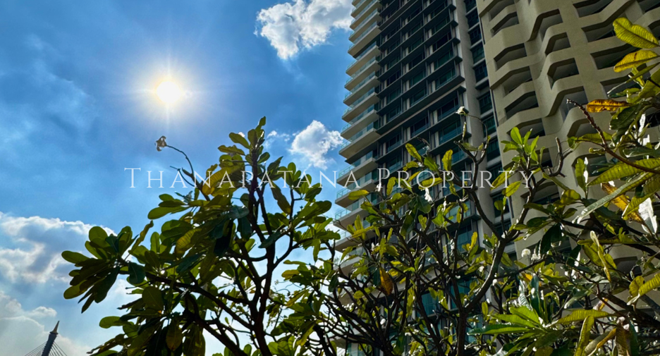 À vendre 2 chambres condo à Yan Nawa, Bangkok