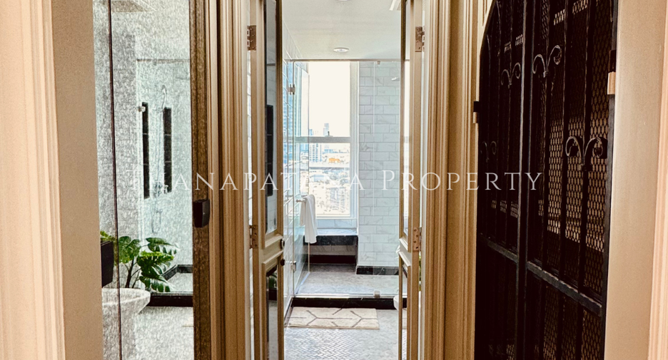 À vendre 2 chambres condo à Yan Nawa, Bangkok