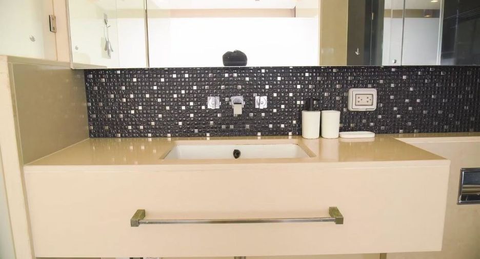 For rent and for sale 2 bedrooms condo in Sathon, Bangkok