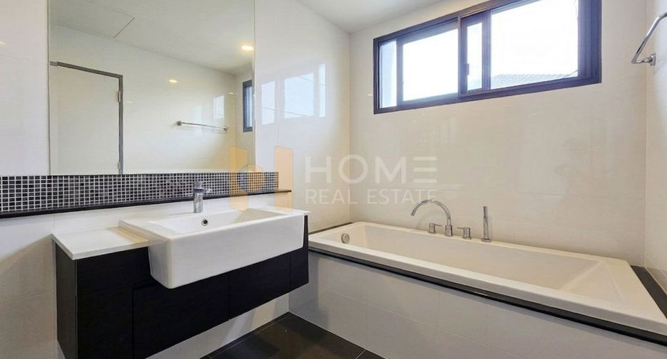 Casa en venta de 4 habitaciones en Bang Khen, Bangkok