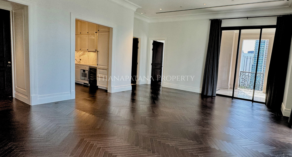 For sale 2 bedrooms condo in Pathum Wan, Bangkok