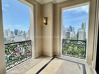For sale 2 bedrooms condo in Pathum Wan, Bangkok