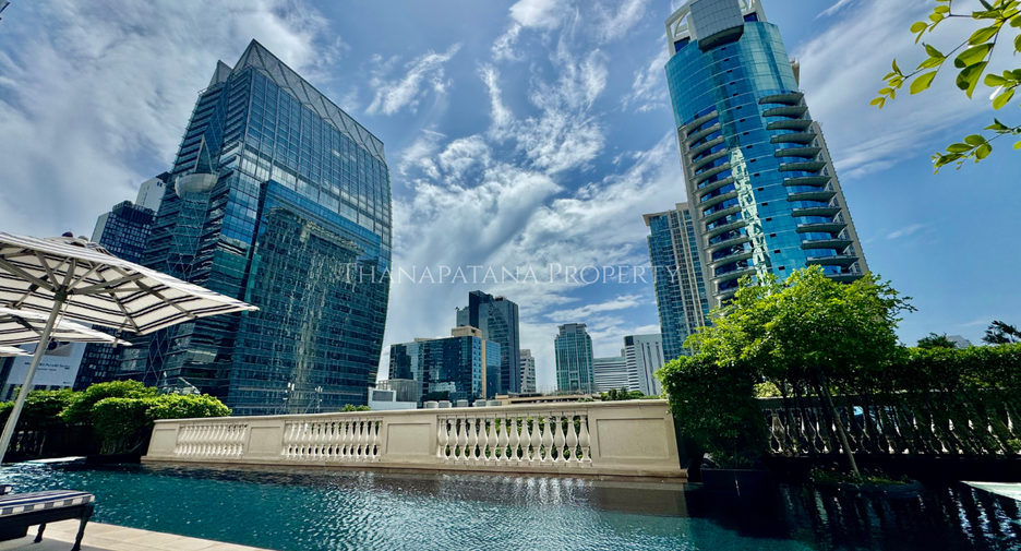 For sale 2 bedrooms condo in Pathum Wan, Bangkok