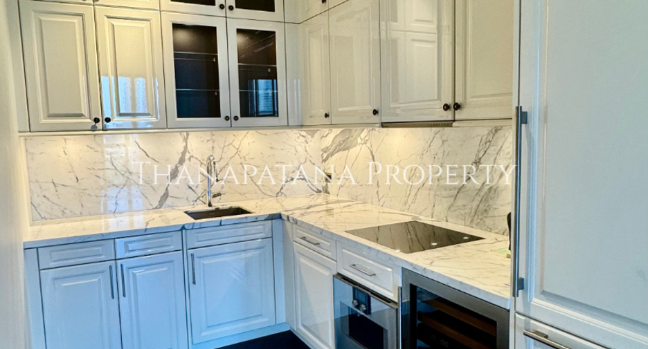 For sale 2 bedrooms condo in Pathum Wan, Bangkok