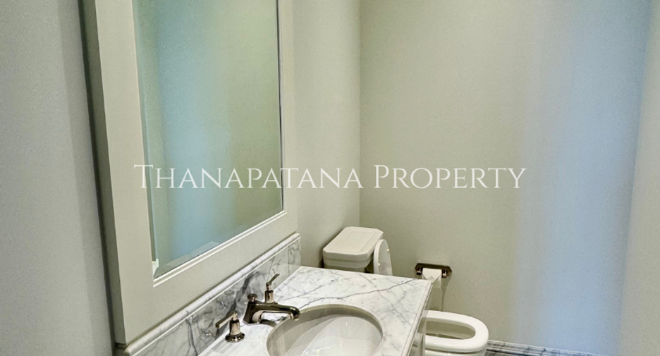 For sale 2 bedrooms condo in Pathum Wan, Bangkok