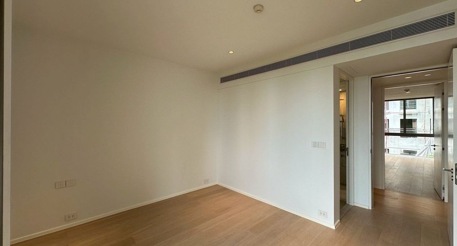 Haus zur Miete und zum Kauf mit 4 Zimmer in Yan Nawa, Bangkok