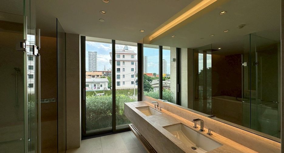 Haus zur Miete und zum Kauf mit 4 Zimmer in Yan Nawa, Bangkok