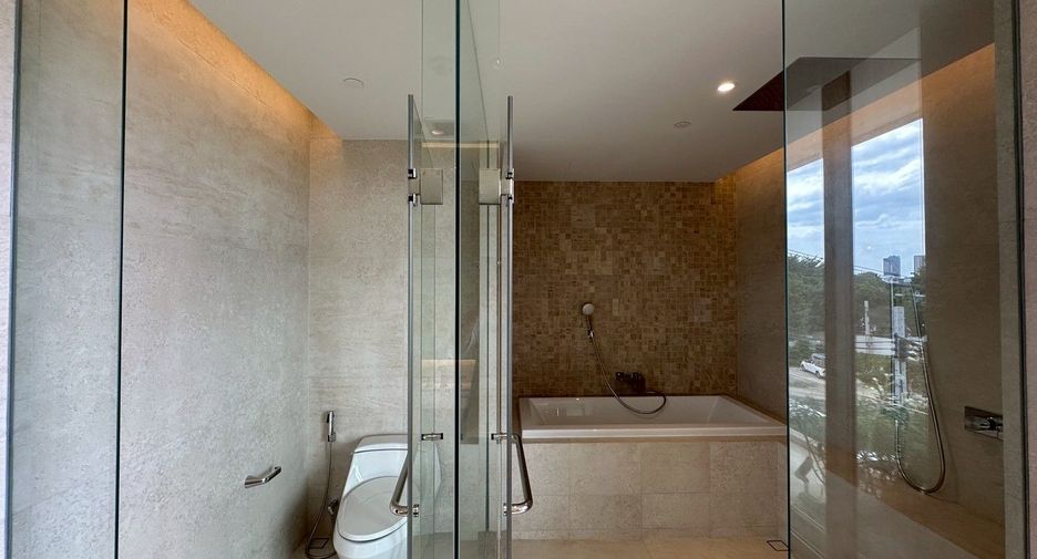 Haus zur Miete und zum Kauf mit 4 Zimmer in Yan Nawa, Bangkok