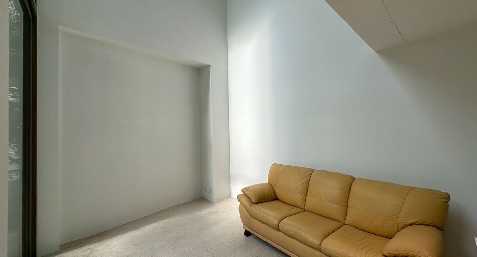 Haus zur Miete und zum Kauf mit 4 Zimmer in Yan Nawa, Bangkok