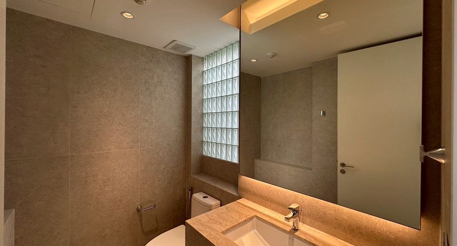 Haus zur Miete und zum Kauf mit 4 Zimmer in Yan Nawa, Bangkok