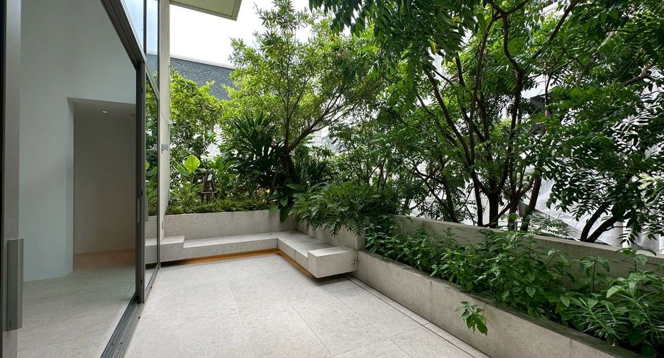 Haus zur Miete und zum Kauf mit 4 Zimmer in Yan Nawa, Bangkok