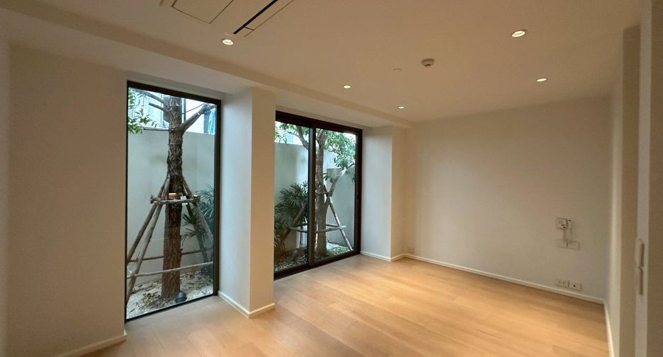 Haus zur Miete und zum Kauf mit 4 Zimmer in Yan Nawa, Bangkok