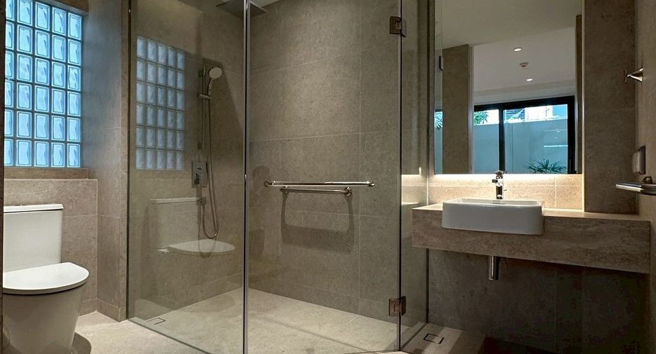 Haus zur Miete und zum Kauf mit 4 Zimmer in Yan Nawa, Bangkok