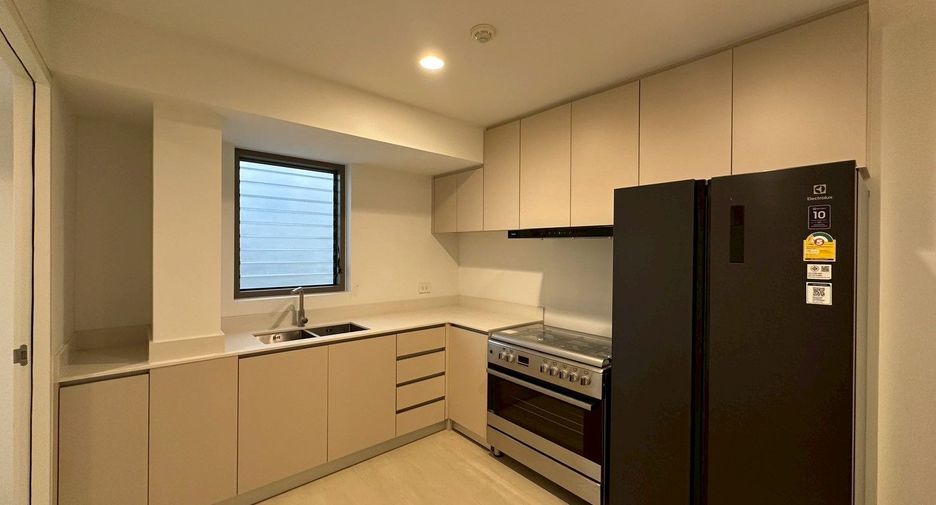 Haus zur Miete und zum Kauf mit 4 Zimmer in Yan Nawa, Bangkok