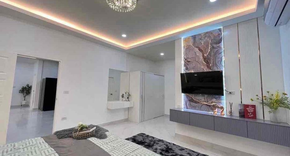 Villa en alquiler de 3 habitaciones en Bang Lamung, Chonburi