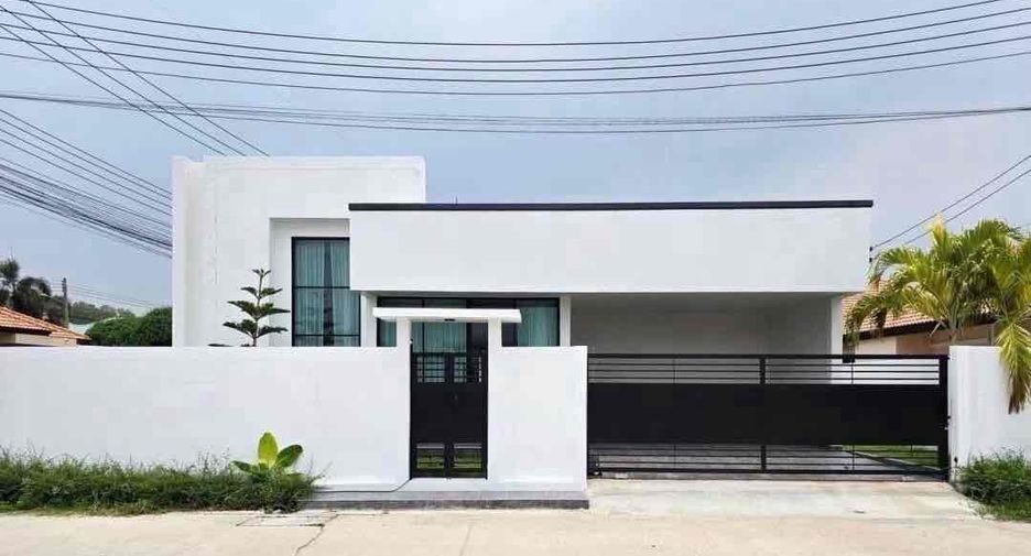 Villa en alquiler de 3 habitaciones en Bang Lamung, Chonburi