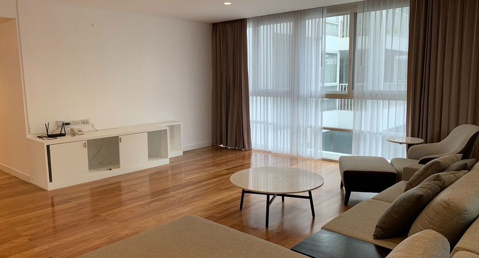 For rent 3 bedrooms serviced apartment in Watthana, Bangkok