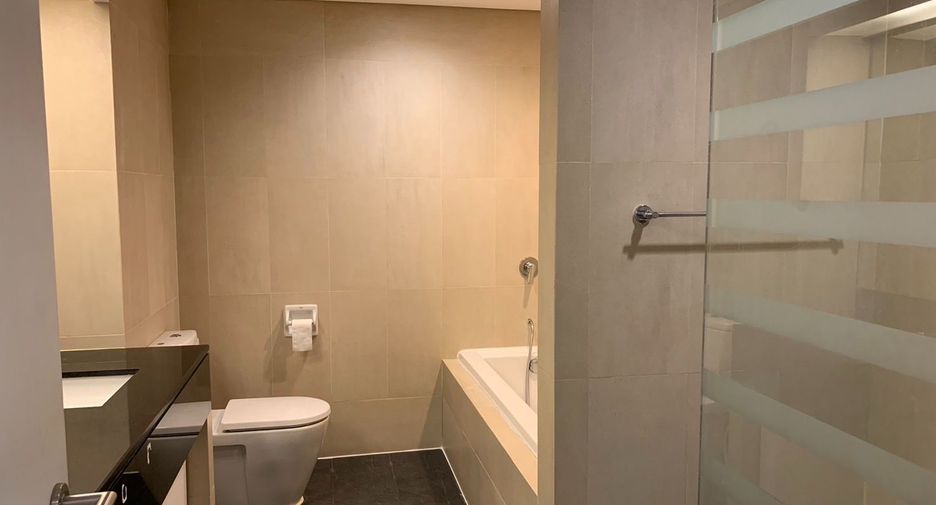For rent 3 bedrooms serviced apartment in Watthana, Bangkok