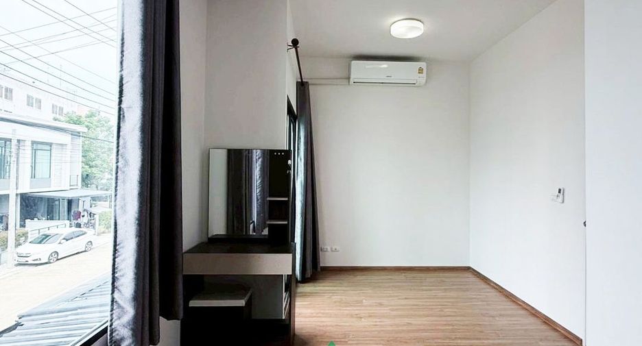 For sale 3 ベッドルーム townhouse in Sai Mai, Bangkok