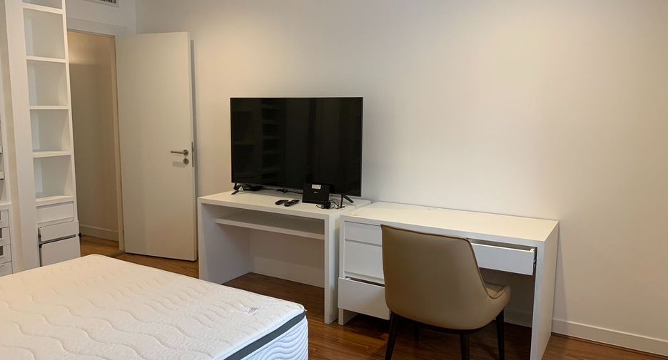 À louer 3 chambres appartement avec services à Watthana, Bangkok