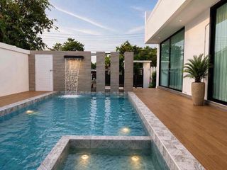 For rent そして for sale 3 ベッドルーム villa in Bang Lamung, Chonburi