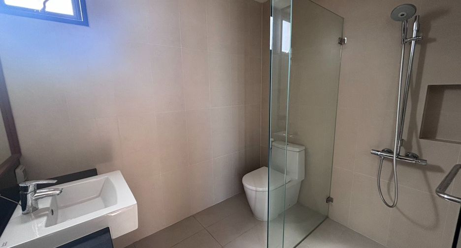 For sale 5 bedrooms condo in Klaeng, Rayong