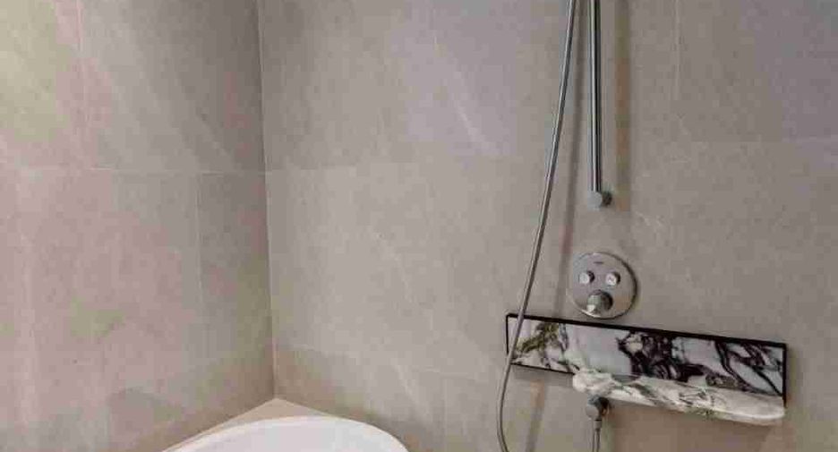 For rent 2 bedrooms condo in Sathon, Bangkok