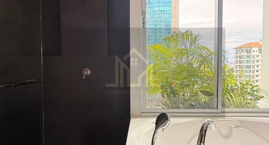 À louer 4 chambres appartement à Sathon, Bangkok