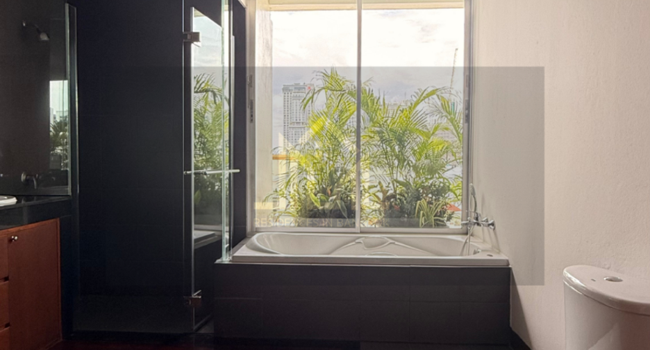 À louer 4 chambres appartement à Sathon, Bangkok