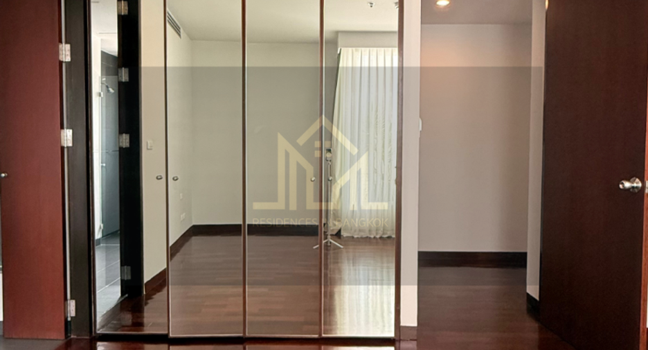 À louer 4 chambres appartement à Sathon, Bangkok