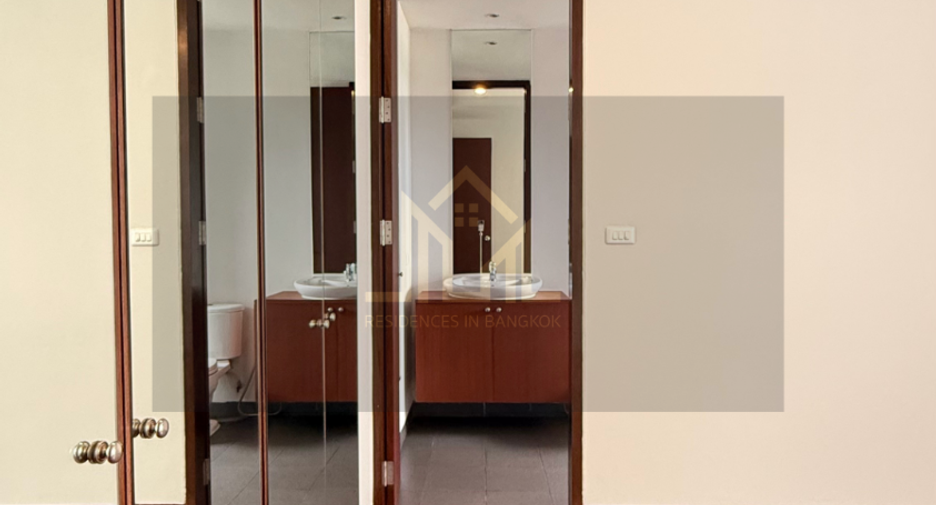 À louer 4 chambres appartement à Sathon, Bangkok