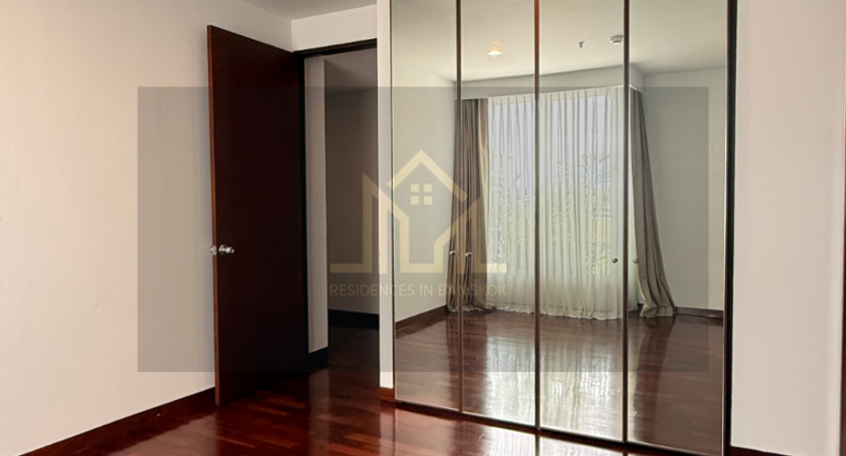 À louer 4 chambres appartement à Sathon, Bangkok