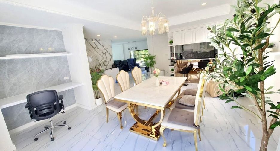 Haus zum Kauf mit 3 Zimmer in Si Racha, Chonburi