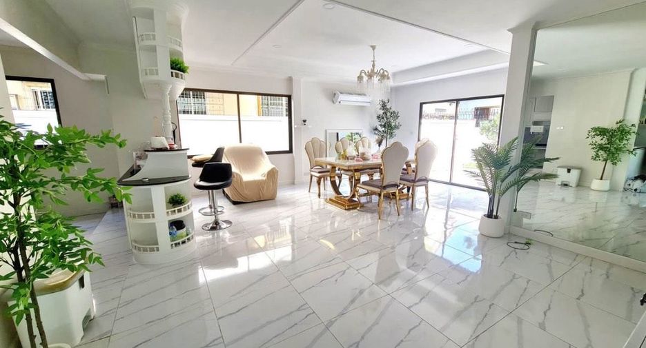 Haus zum Kauf mit 3 Zimmer in Si Racha, Chonburi