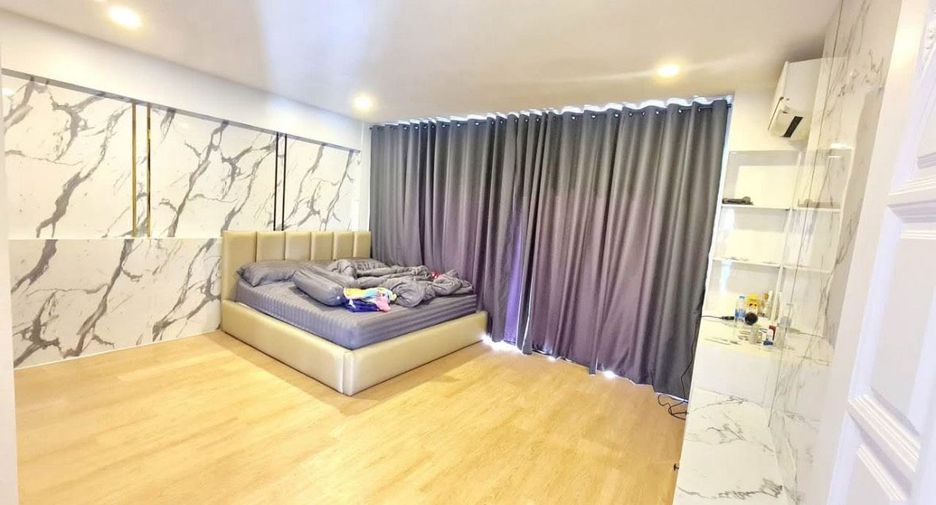 Haus zum Kauf mit 3 Zimmer in Si Racha, Chonburi