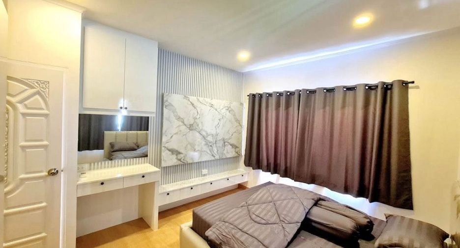 Haus zum Kauf mit 3 Zimmer in Si Racha, Chonburi